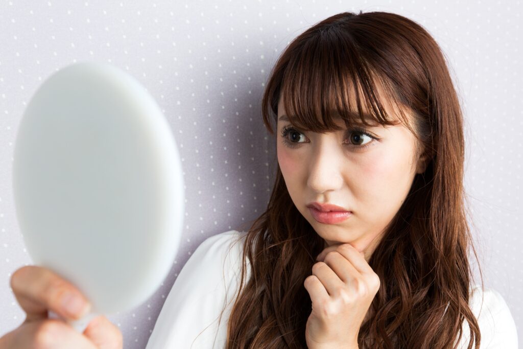 顎下のたるみの原因