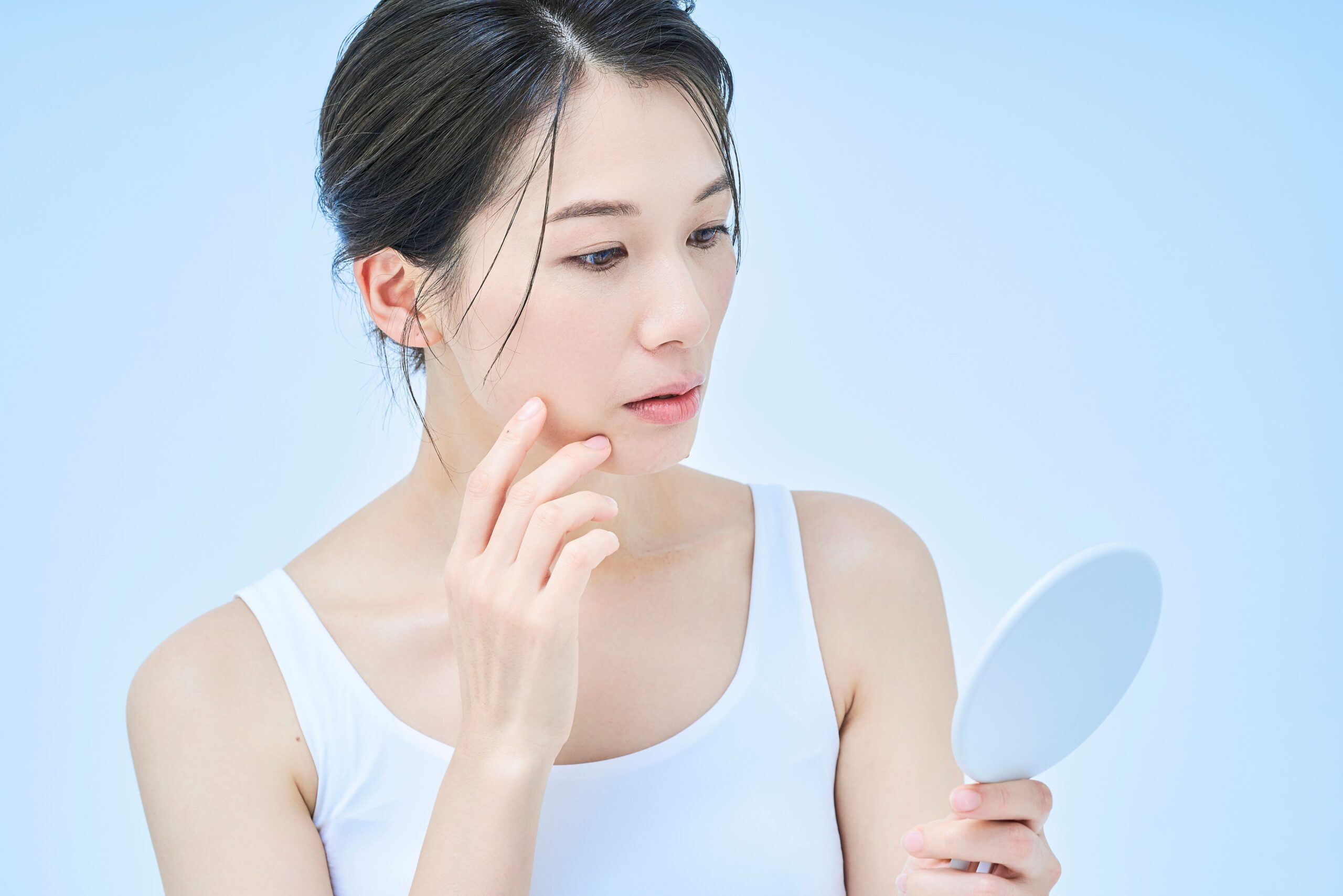 ケミカルピーリングのダウンタイムは？何日？経過は？症状や過ごし方、注意点を解説