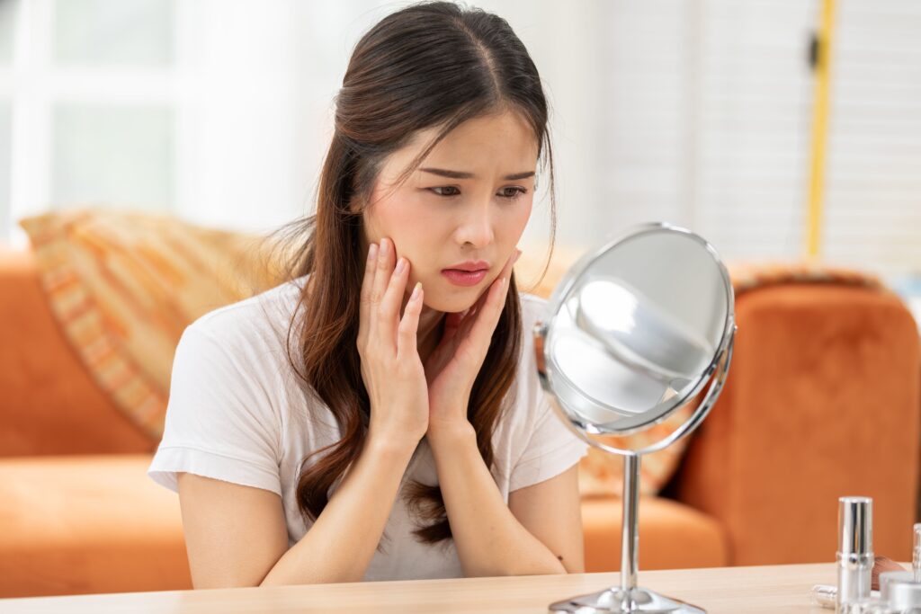 強い痛みや腫れを感じた場合はすぐに医師に相談する